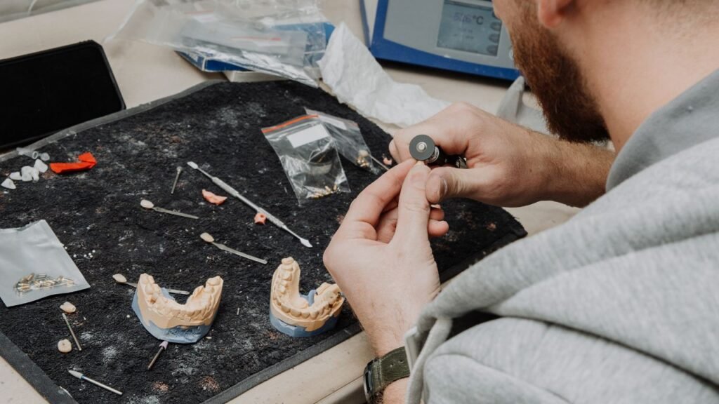 INDIKATIONEN UND KONTRAINDIKATIONEN ENDODONTISCHER BEHANDLUNGEN